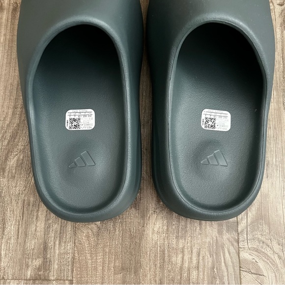YEEZY SLIDE Slate Marine - Picture 7 of 7